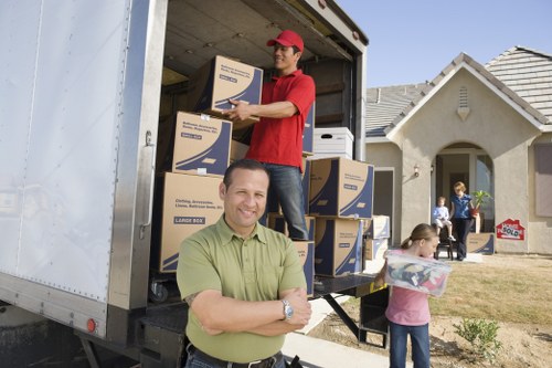 Removal van service for homes in Finchley
